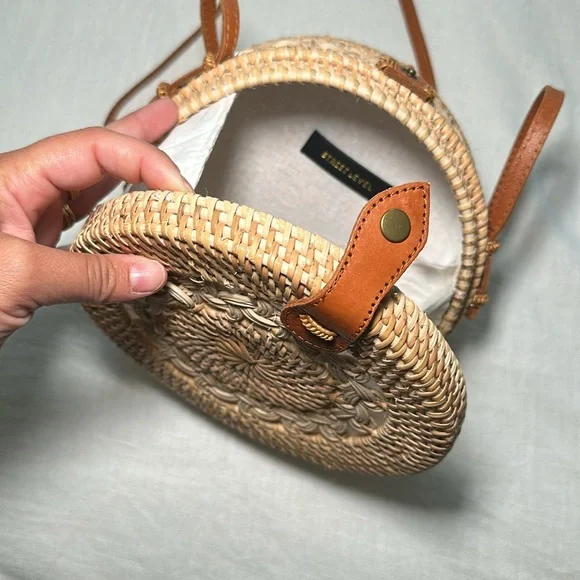 Summer Rattan Round Purse - Picture 4 of 5